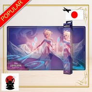 แผ่นรองเล่นเกมการ์ดทะเลสำหรับ Disney Lorcana TCG เวอร์ชั่นญี่ปุ่น Azurite อย่างเป็นทางการ Elsa The F
