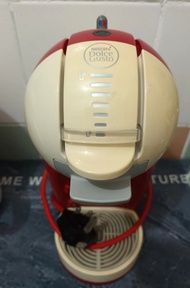 雀巢 (Nescafe Dolce Gusto) 膠囊咖啡機。