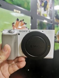 sony a6100 白色white 不是 a6700 a6600  A6500 A6400 A6300 a6000