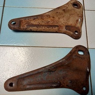 HONDA C70 EXHAUST BRACKET