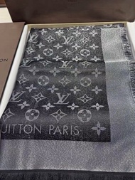 LV Scarf 黑色 銀灰色 兩面戴圍巾 LV 黑色頸巾 雙面披肩