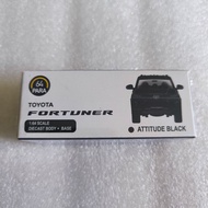 PARA64 1/64 2023 TOYOTA FORTUNER ATTITUDE BLACK