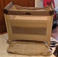 Aprica Coconel Air Crib 折疊式 Aprica 便攜式嬰兒床，便於攜帶