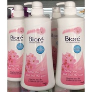 BIORÉ Sữa Tắm Dưỡng Ẩm – Hương Hoa Anh Đào 530G