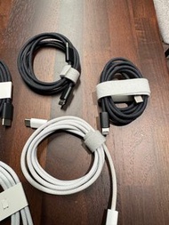 Apple 原廠編織線材 USB-C 對 Lightning 連接線 (1 公尺)