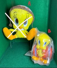 (收藏品) 全新 絕版懷舊 1) A (A已留) - SEGA (2005) 日本限定 Warner Bros. Tweety & Friends 翠兒 大毛公仔 (約高26cm，售$188)   2