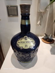 ［正品］ROYAL SALUTE 21 years old The Sapphire Flagon Scotch Blended Whisky 700ml.   皇家禮炮藍寶石 21年 蘇格蘭調和威士