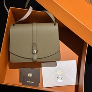 Moynat 莫奈 Madeleine 大象灰銀 圓扣三角斜挎包