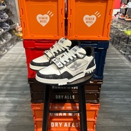 Lv trainer 黑白魔鬼氈Eu42