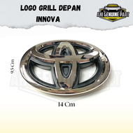Emblem Logo Grill Depan Innova 2014-2015 ORIGINAL