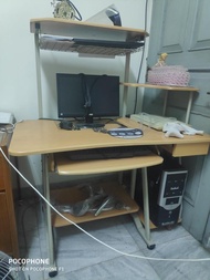 Meja Komputer Bekas