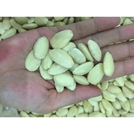 1Kg raw peeled almonds