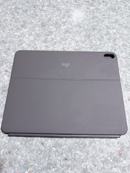 Logitech Combo Touch 保護設（適用於 iPad Air 13" M2-M4)