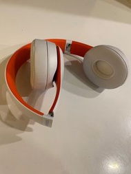 二手九成新 Beats Solo 3 Wireless 無線耳機