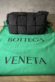 BV Bottega Veneta nylon 黑色尼龍 斜孭袋 Black padded tech cassette bag / cross body / shoulder bag