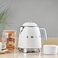 【SMEG】義大利復古0.8L迷你電熱水壺-奶油色