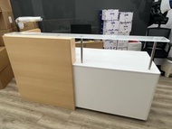 辦公室接待處櫃檯連玻璃頂