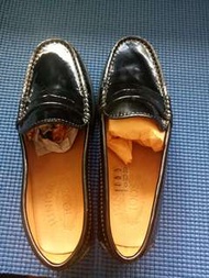 【義大利製】TOD'S 黑色漆皮童鞋（30）