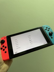Nintendo Switch 主機連底座及配件