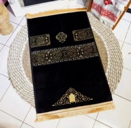 COD Sajadah Impor Turki Hitam Kiswah Rumbai Emas Bahan Tebal dan Lembut dengan Ukuran Jumbo 75x112 d