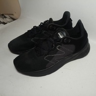 Sepatu new balance roav full black second size 42