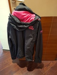 Superdry 黑色連帽外套 內襯粉紅色