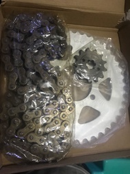 RUSI SIGMA 250 CHAIN AND SPROCKET SET (SIZE 520H=13TX42TX110L)STOCK PARTS