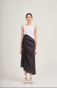 TuTTi AW23 Odette dress ชุดเดรสผ้าลินิน ลาย Stripe ตัดต่อเล่นลายสวยงาม เพิ่มความเก๋ด้วยดีเทลสายรูดช่วงเอว ชุดเดรส Everyday look สวมใส่ได้ทุกวัน