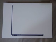Macbook air 13 inch M3 8GB RAM 256GB SSD