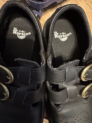 Dr Martens 兒童返學鞋