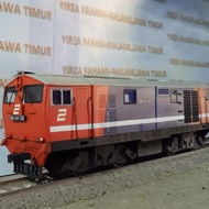 miniatur kereta lokomotif BB 301 livery Perumka dummy d555