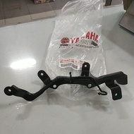 RIGHT UNDER COVER BRACKET YAMAHA MT15 MT 15Kiri / B7D-F8283-00 B7D-F8284-00 YAMAHA ORIGINAL