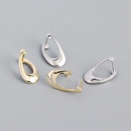 Y H E 0 3 5 s Silver i n Metallic Style Geometric French Irregular Ear Buckle