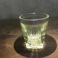 WH15830【四十八號老倉庫】全新 早期 台灣 淡黃綠色 厚重 氣泡 玻璃杯 角杯 100cc 50年↑ 1杯價