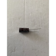 Elco capacitor 22uf / 250v
