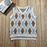 ARGYLE MOTIF KNIT VEST (PST-322)