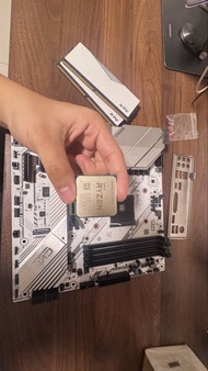 AMD Ryzen 7 5800X CPU + XPG DDR4 3200MHz RAM + CVN B550M 主機板
