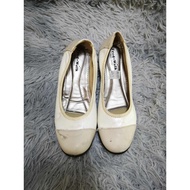Beige Cream Round Toe Flats