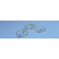 DR. HANNDCRAFT initial pearl ring/ letter ring freshwater pearl ring