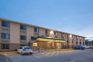 Super 8 By Wyndham Iowa City/Coralville