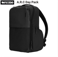 Incase - A.R.C. Daypack 背包