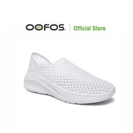 👨รองเท้าแตะ (OOFOS) รองเท้าผ้าใบ OOmega Chukka Recovery สีขาวและสีดำ - สำหรับผู้หญิง