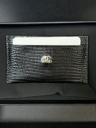 ［可議］CHANEL 26A 蜥蜴紋卡片套 黑色 CARD HOLDER