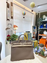 Hermes  Birkin 40.  大象灰銀扣