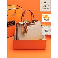 Handle bag with towel, high quality product in bright colors, size 29 cm, wide to hold many items, P