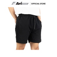 ARI SMART RELAXED SHORTS - BLACK/WHITE  กางเกงขาสั้น อาริ  สีดำ