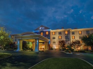住宿 Holiday Inn Express Hotel &amp; Suites Buffalo-Airport, an IHG Hotel