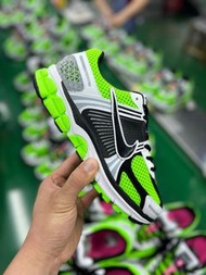 Nike ZOOM VOMERO 5 SP