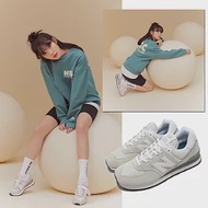 New balance 休閒鞋 574 灰 白 IU 李知恩 NB 淺灰 麂皮 男鞋 女鞋 韓國 情侶鞋 ML574EVWD