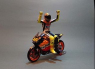 MINICHAPMS 1:12 Valention Rossi Figurine (Edition #21/2568pcs) + Repsol Honda Team RC211V MotoGP 200